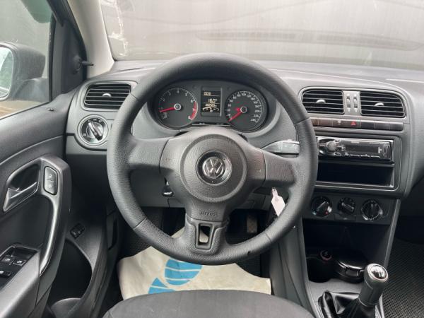 Volkswagen Polo, V