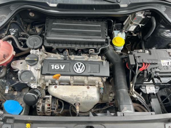 Volkswagen Polo, V