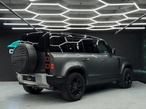Land Rover Defender, II