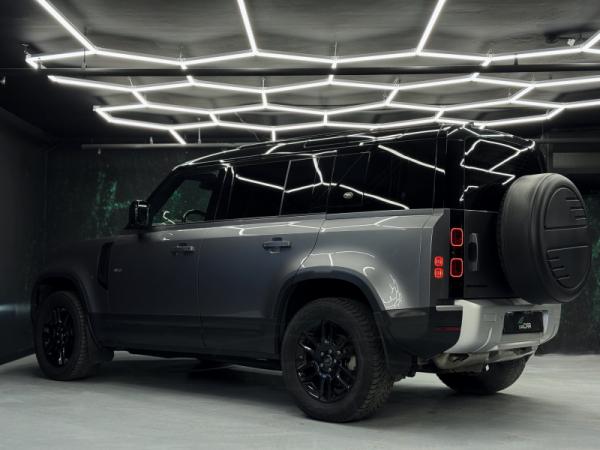 Land Rover Defender, II