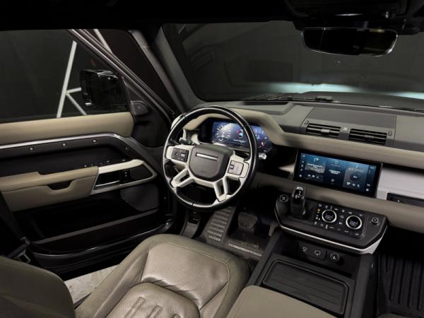 Land Rover Defender, II