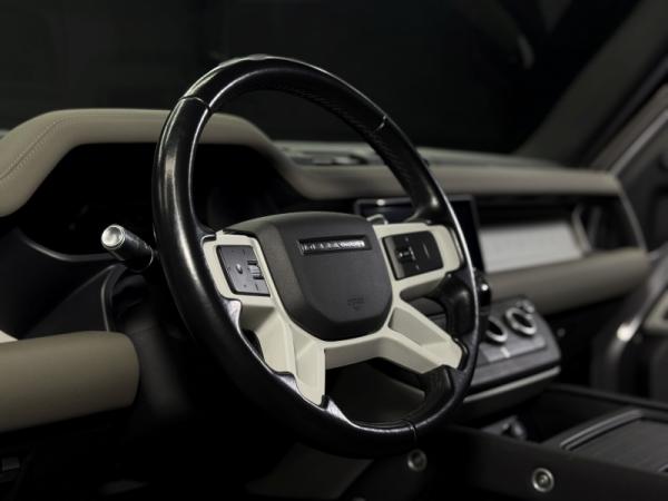 Land Rover Defender, II