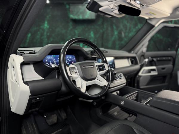 Land Rover Defender, II