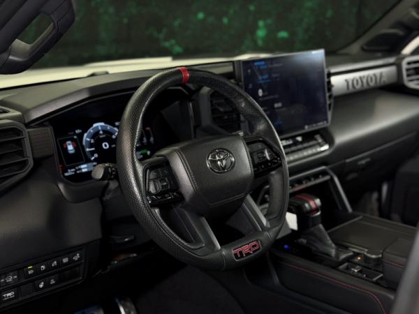 Toyota Sequoia, III