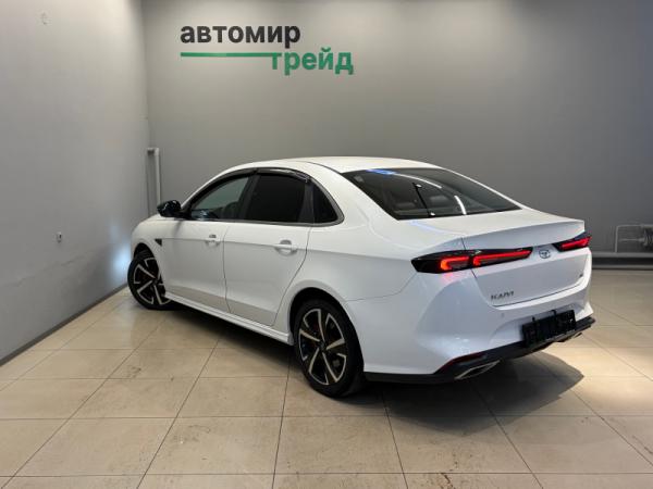 Kaiyi E5, I