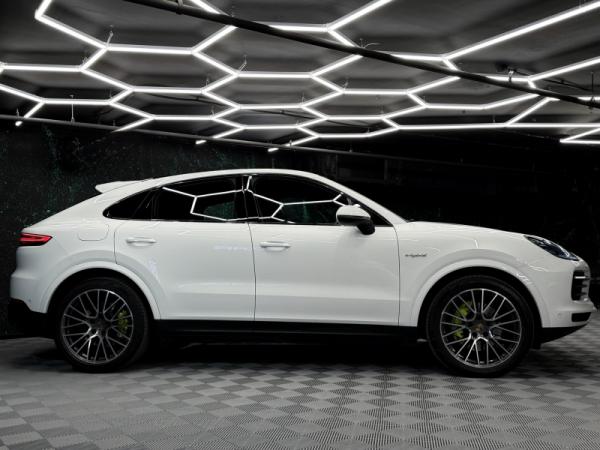 Porsche Cayenne, III