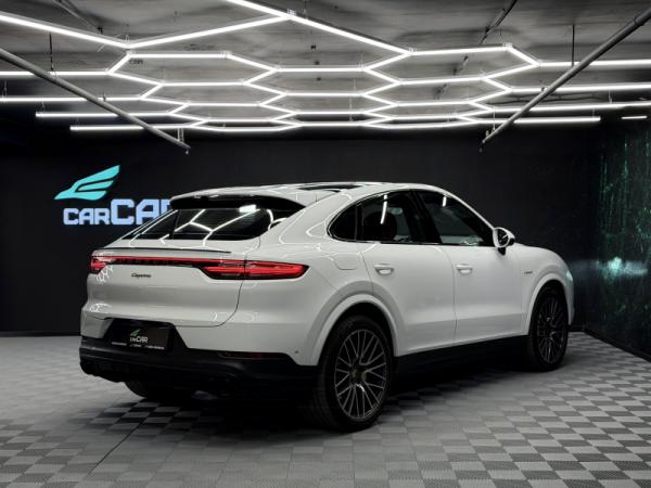 Porsche Cayenne, III