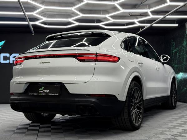 Porsche Cayenne, III