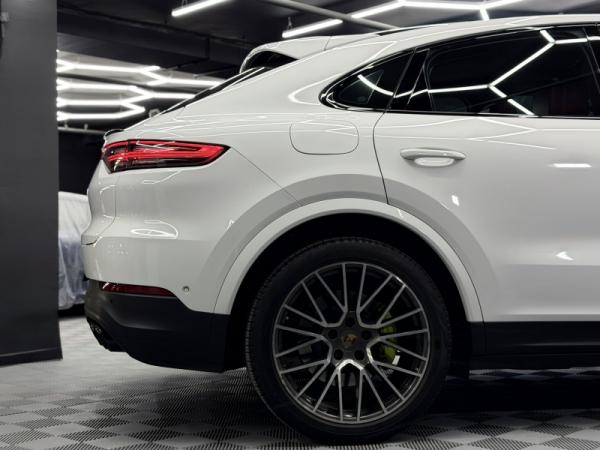 Porsche Cayenne, III