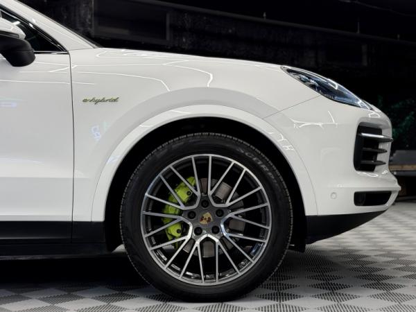 Porsche Cayenne, III