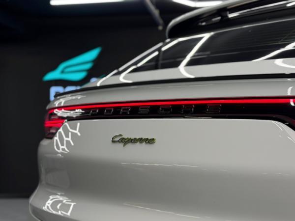 Porsche Cayenne, III