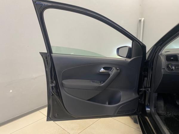 Volkswagen Polo, V