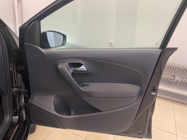 Volkswagen Polo, V