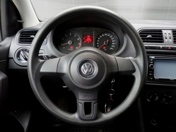 Volkswagen Polo, V