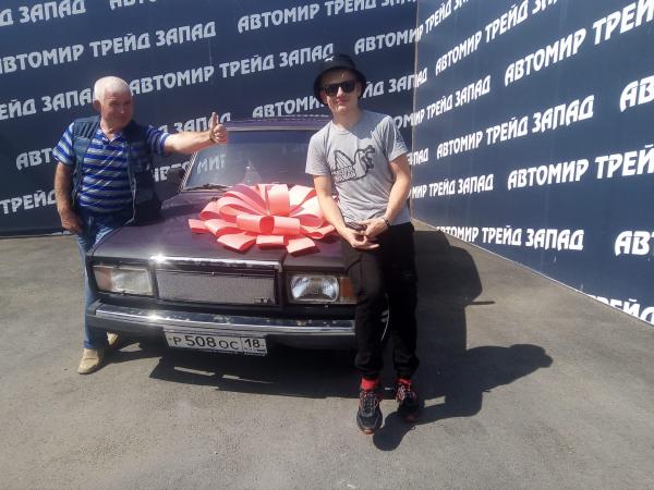 Автомобиль с пробегом LADA